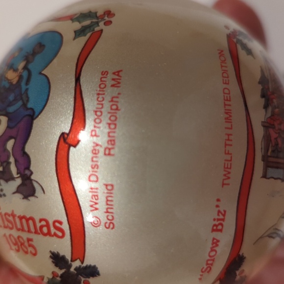 Walt Disney Gallery "Snow Biz" Christmas Ornament - Picture 5 of 5